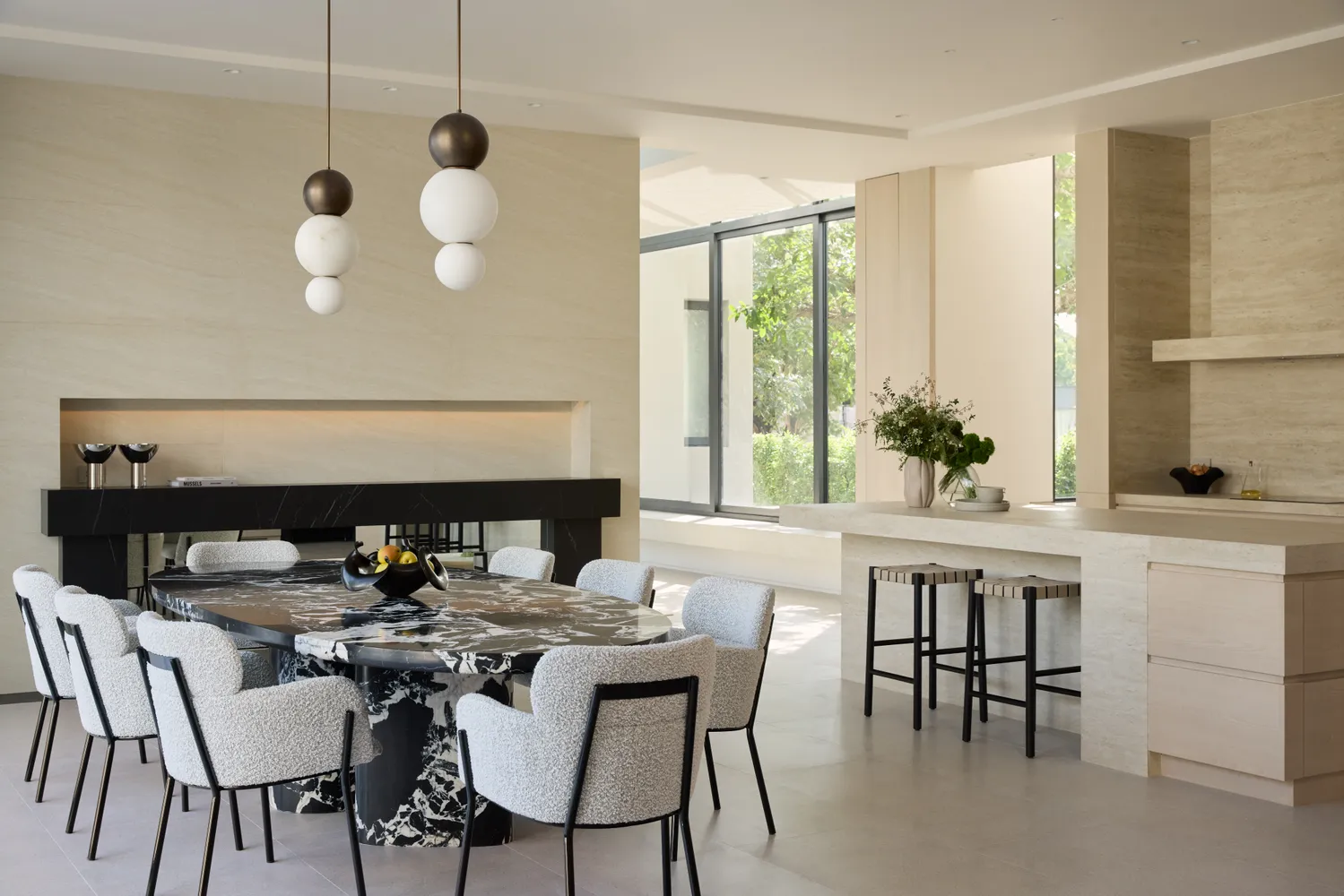 Lavish Estates bedrooms 4 square 727.45