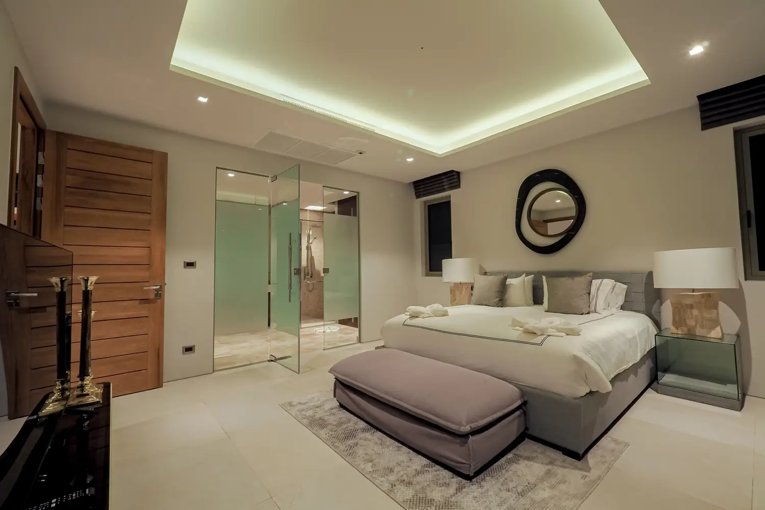 Four Seasons bedrooms 4 square 590