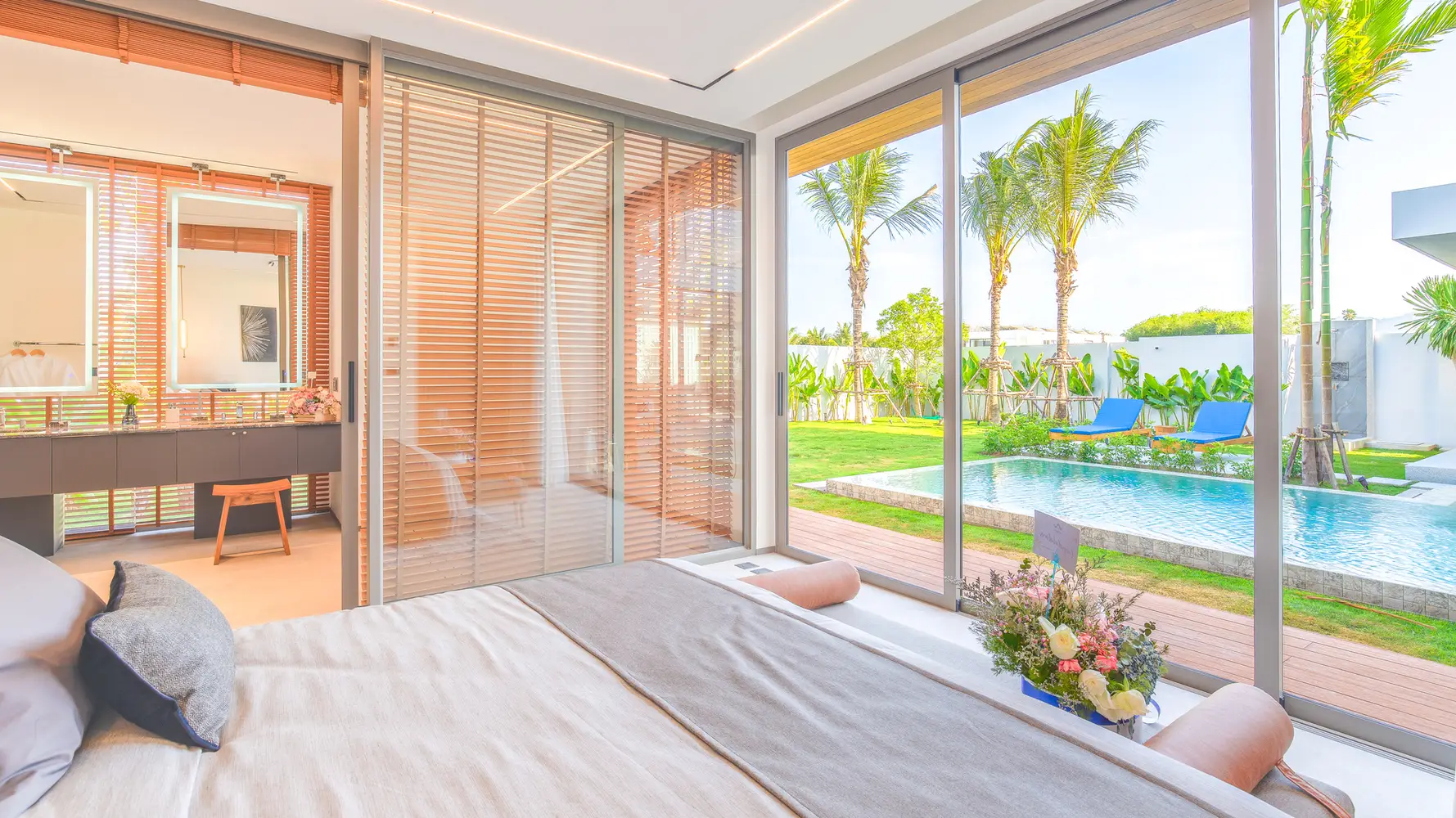 Zenithy luxe bedrooms 3 square 403.7