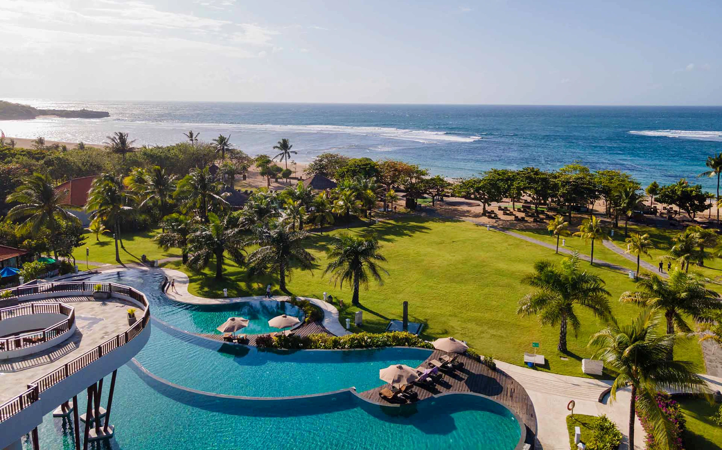 Инвестиционная недвижимость на Бали: премиальный апарт-отель на первой линии пляжа Берава в Чангу