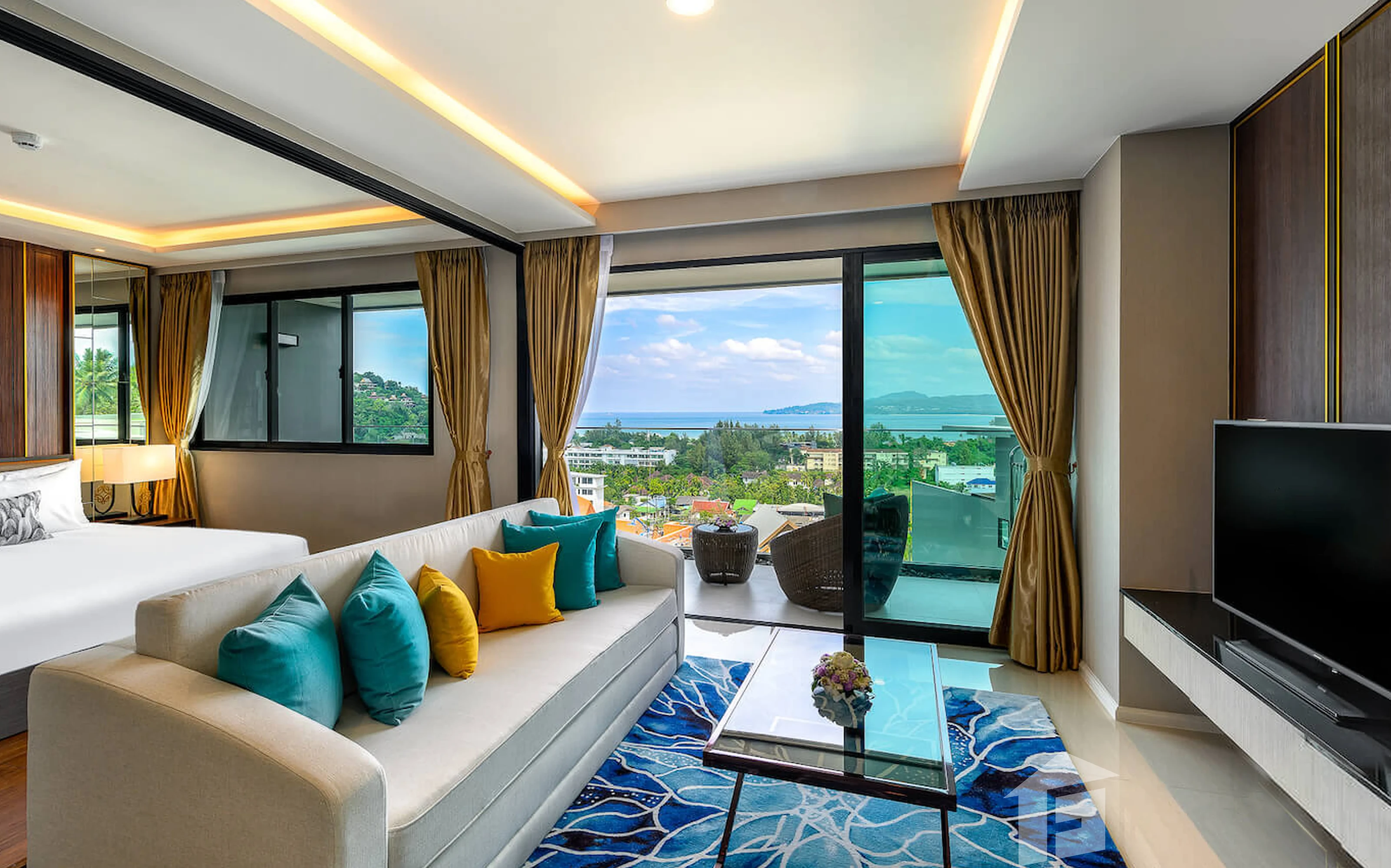 在普吉岛购买房产：设计时尚的海景宽敞公寓